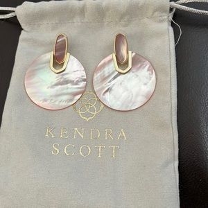 Kendra Scott Didi Peach Mother of Pearl Earrings